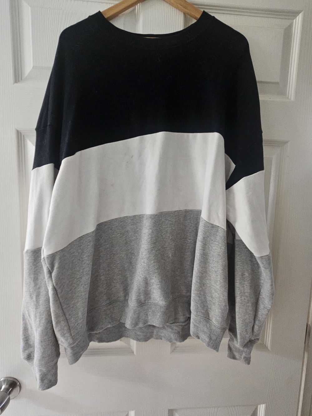 Original Use Women’s Oversized Black White and Gray Colorblock Crewneck Sweater